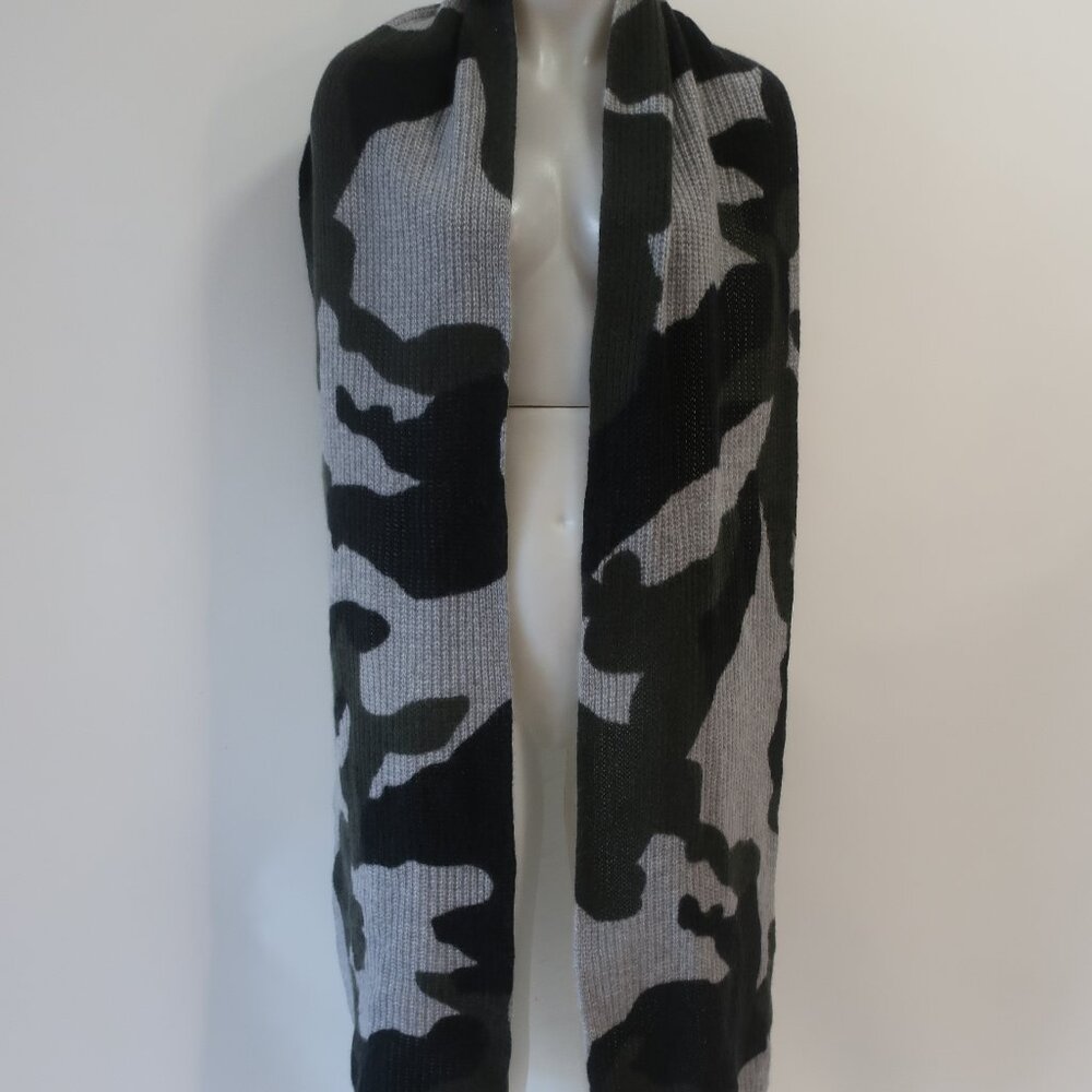 Womens 360 Cashmere 100% Cashmere Gray, Black Print Scarf